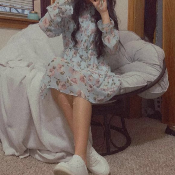 Dress - Picture 5 of 6